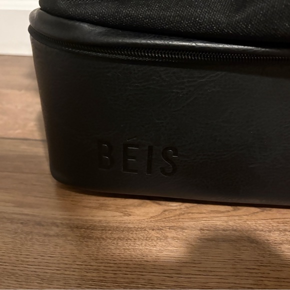 BEIS Convertible Weekender - Picture 2 of 8